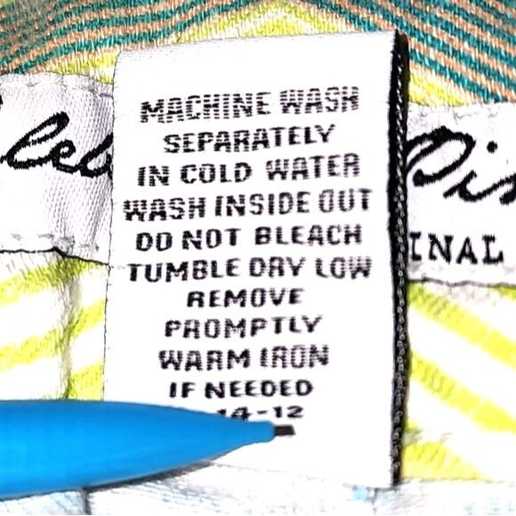 Celebrity Pink Green Yellow & Pink Chevron Print Frayed Edge Denim Shorts Size 3 - Picture 9 of 9